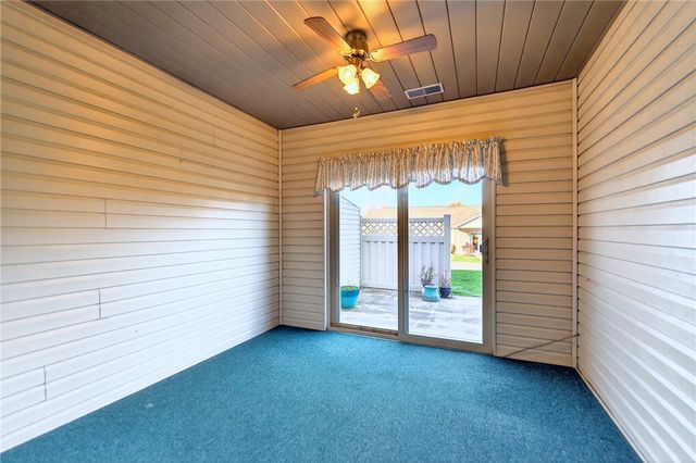 1010 Timberwood Dr, Chippewa Twp, PA 15010