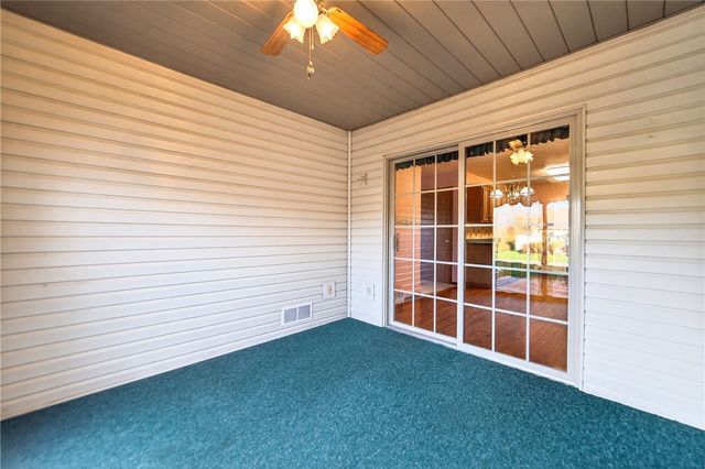 1010 Timberwood Dr, Chippewa Twp, PA 15010