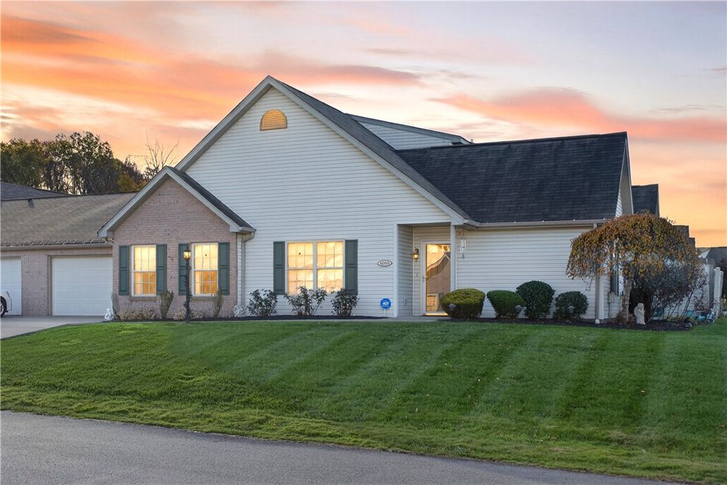 1010 Timberwood Dr, Chippewa Twp, PA 15010