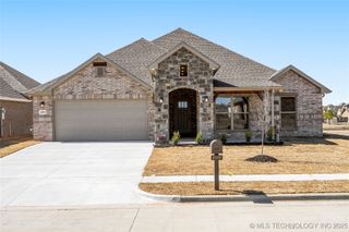 6108 N 27th Street, Broken Arrow, OK 74014