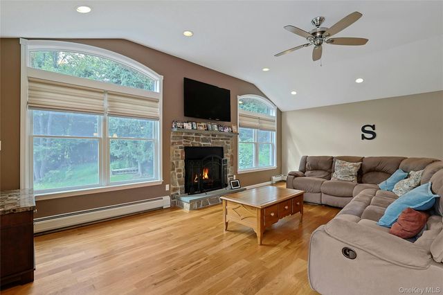 3 Five Oaks Lane, Valley Cottage, NY 10989