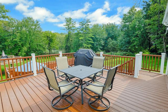 3 Five Oaks Lane, Valley Cottage, NY 10989