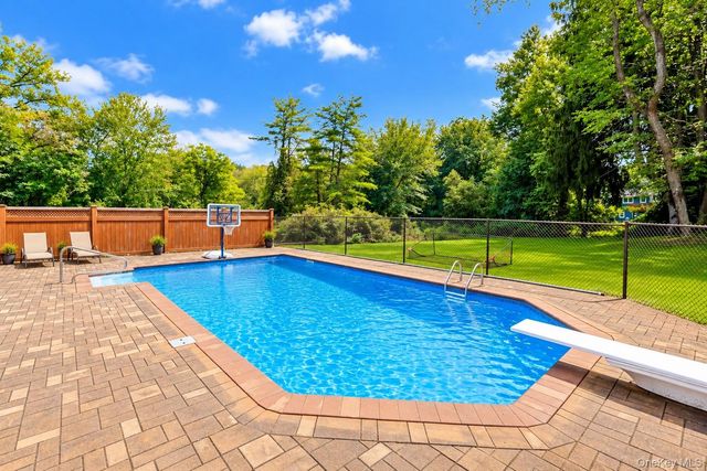 3 Five Oaks Lane, Valley Cottage, NY 10989