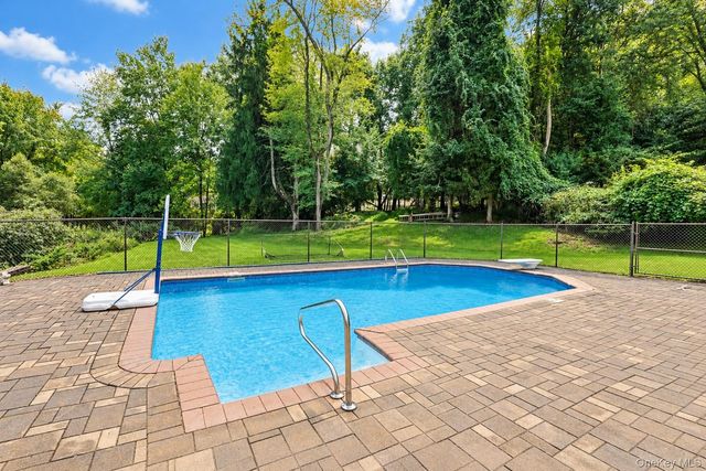 3 Five Oaks Lane, Valley Cottage, NY 10989