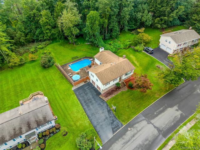 3 Five Oaks Lane, Valley Cottage, NY 10989