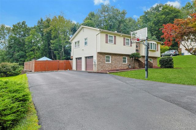 3 Five Oaks Lane, Valley Cottage, NY 10989