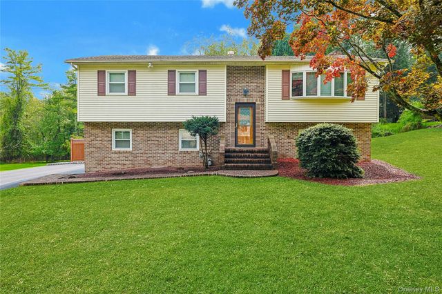 3 Five Oaks Lane, Valley Cottage, NY 10989