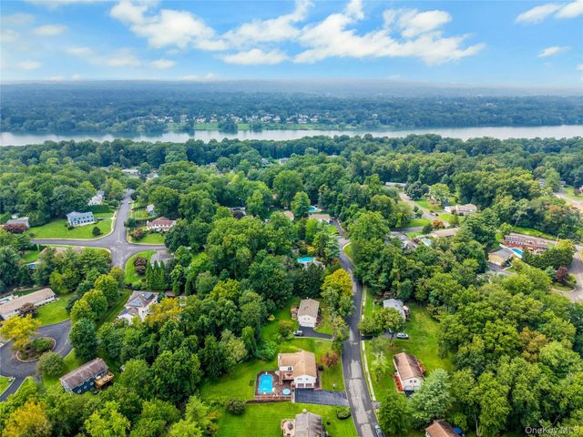 3 Five Oaks Lane, Valley Cottage, NY 10989