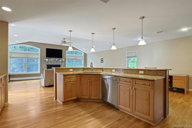 3 Five Oaks Lane, Valley Cottage, NY 10989