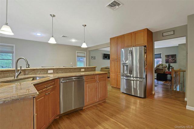 3 Five Oaks Lane, Valley Cottage, NY 10989