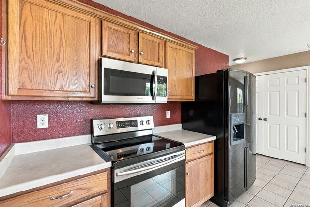 11004 Dublin Ldg, San Antonio, TX 78254