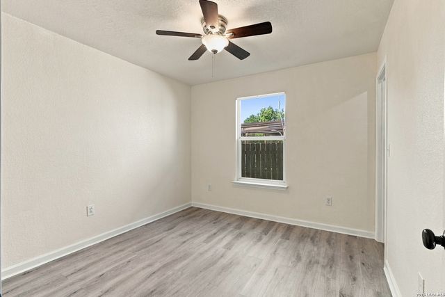 11004 Dublin Ldg, San Antonio, TX 78254