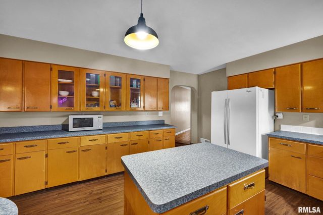 1704 SHORT Drive, Pekin, IL 61554