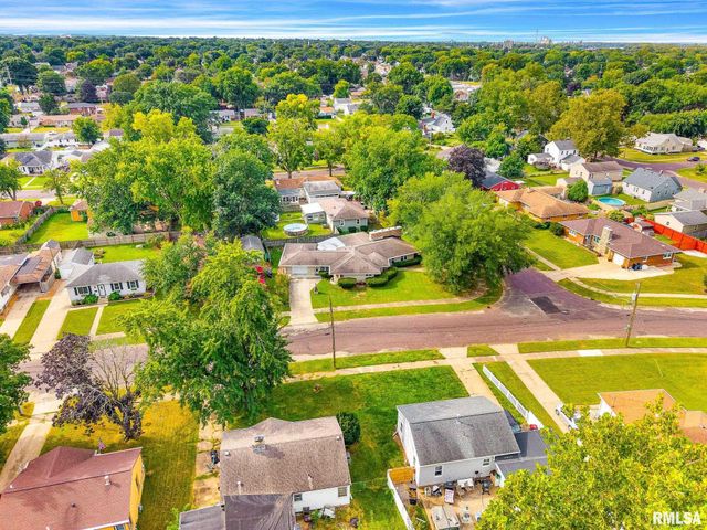 1704 SHORT Drive, Pekin, IL 61554