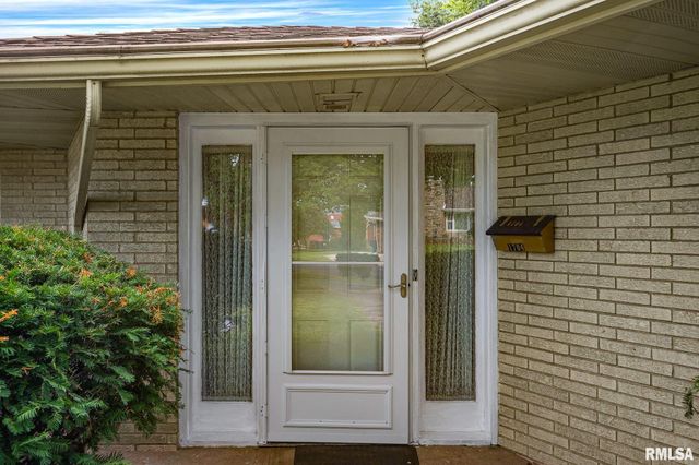1704 SHORT Drive, Pekin, IL 61554