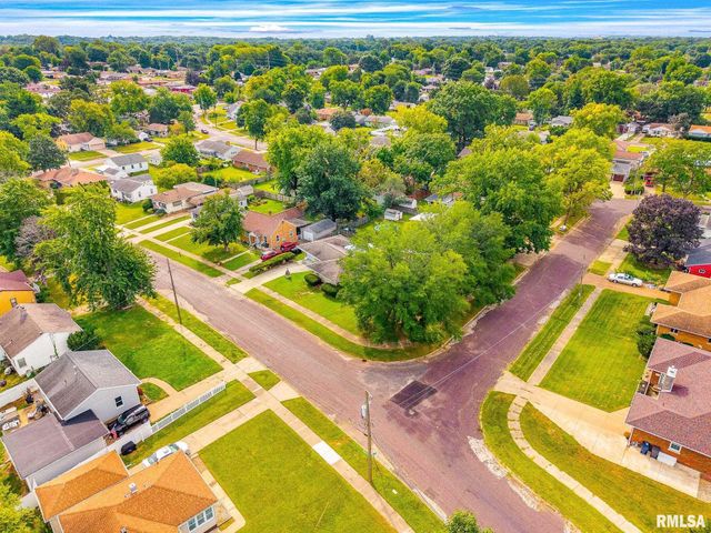 1704 SHORT Drive, Pekin, IL 61554