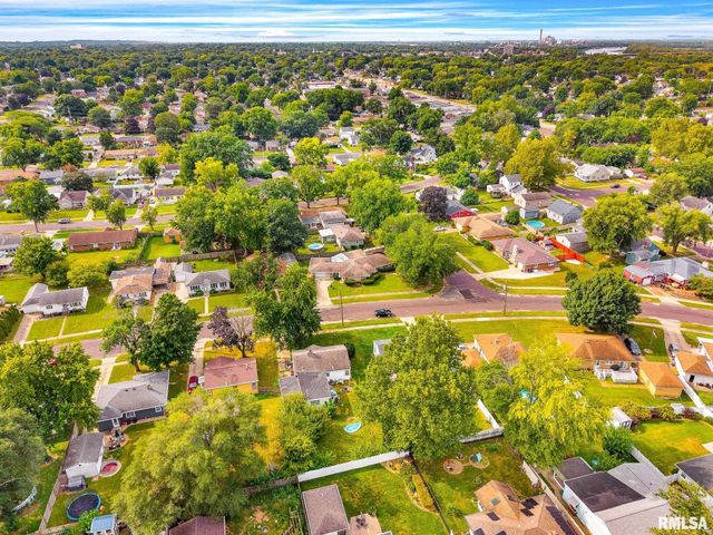 1704 SHORT Drive, Pekin, IL 61554