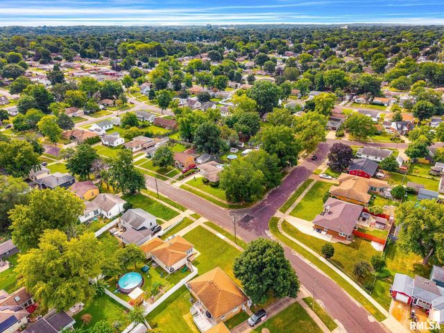 1704 SHORT Drive, Pekin, IL 61554