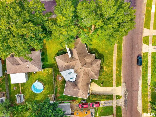 1704 SHORT Drive, Pekin, IL 61554