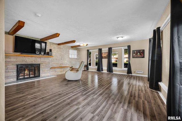 1704 SHORT Drive, Pekin, IL 61554