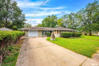1704 SHORT Drive, Pekin, IL 61554