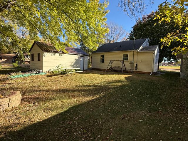 844 Cedar Avenue, Westbrook, MN 56183