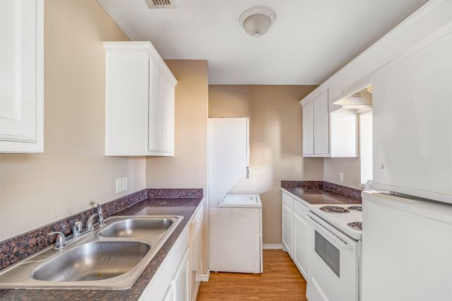 852 W Vanderbilt, Stephenville, TX 76401