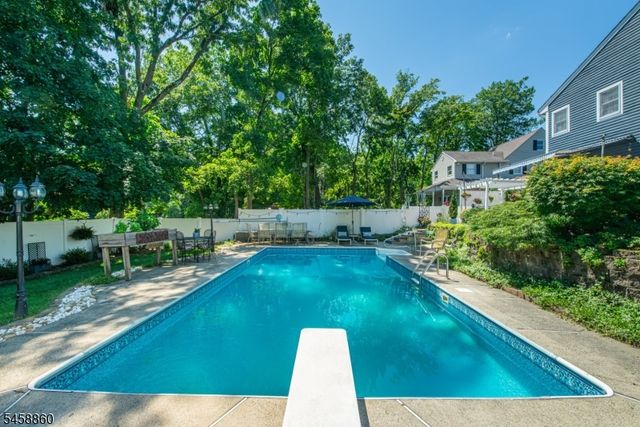 94 3rd Ave, Little Falls Twp., NJ 07424