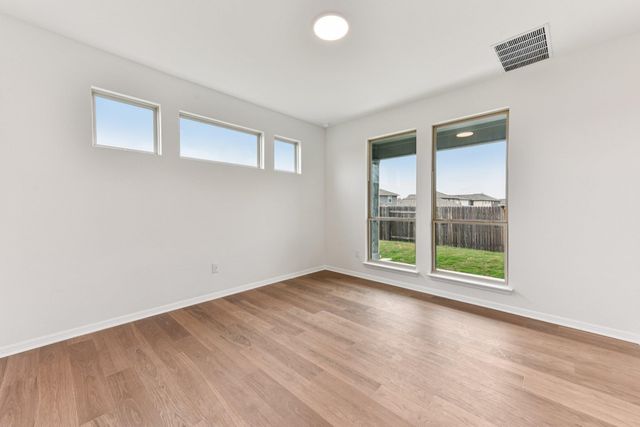 319 Dogvane CIR, Kyle, TX 78640