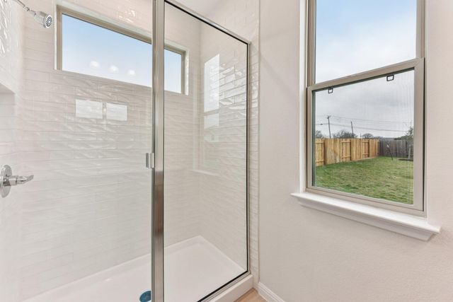 319 Dogvane CIR, Kyle, TX 78640