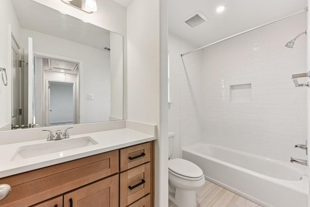 319 Dogvane CIR, Kyle, TX 78640