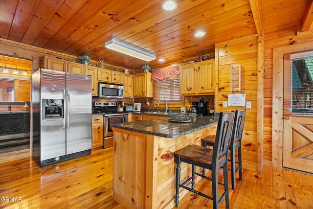 4503 Rocky Bluff Way, Pigeon Forge, TN 37863