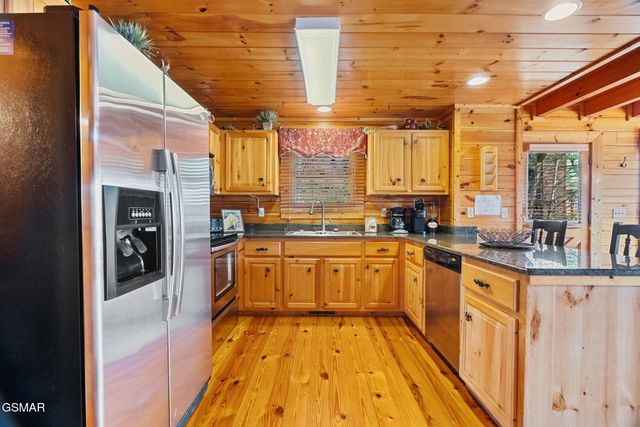 4503 Rocky Bluff Way, Pigeon Forge, TN 37863