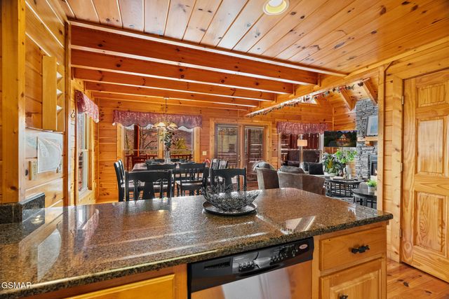 4503 Rocky Bluff Way, Pigeon Forge, TN 37863