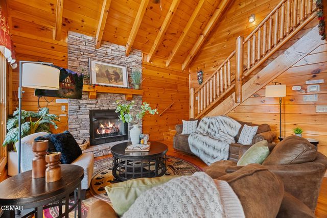 4503 Rocky Bluff Way, Pigeon Forge, TN 37863