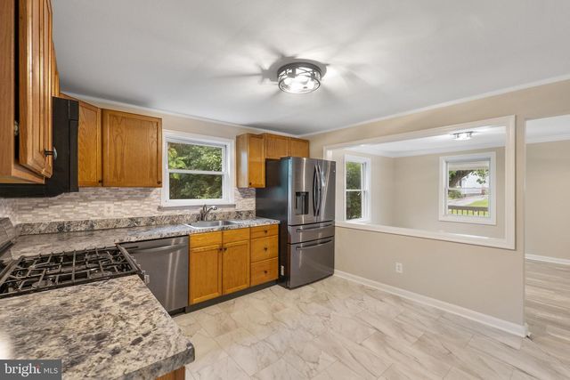 33 BOND AVE, Reisterstown, MD 21136