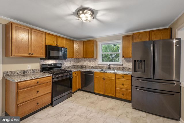 33 BOND AVE, Reisterstown, MD 21136