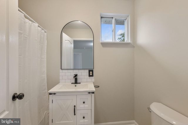 33 BOND AVE, Reisterstown, MD 21136