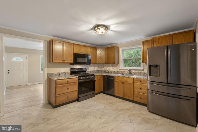 33 BOND AVE, Reisterstown, MD 21136