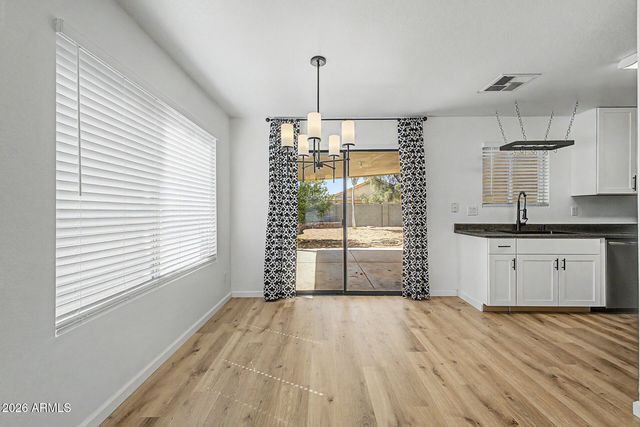 10715 W GLENROSA Avenue, Phoenix, AZ 85037