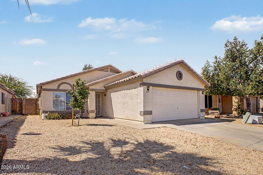 10715 W GLENROSA Avenue, Phoenix, AZ 85037