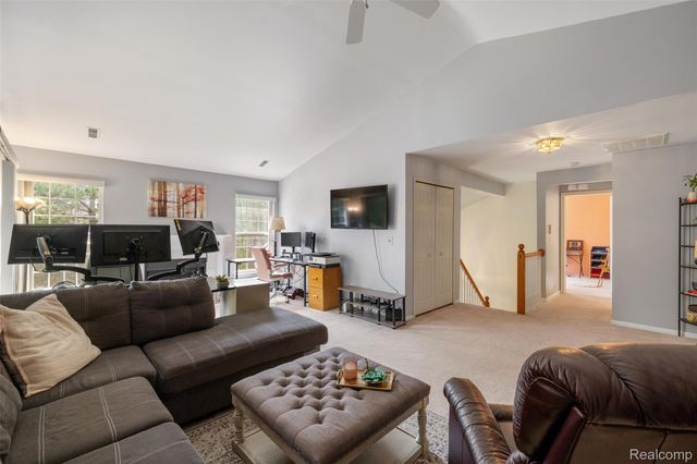 56472 Chesapeake Trail 71, Shelby Charter Township, MI 48316
