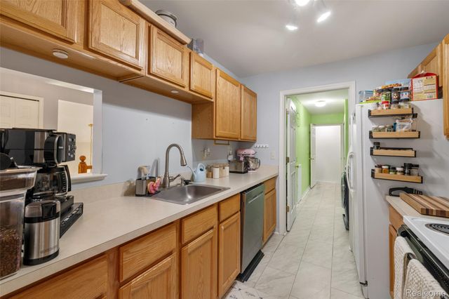 56472 Chesapeake Trail 71, Shelby Charter Township, MI 48316