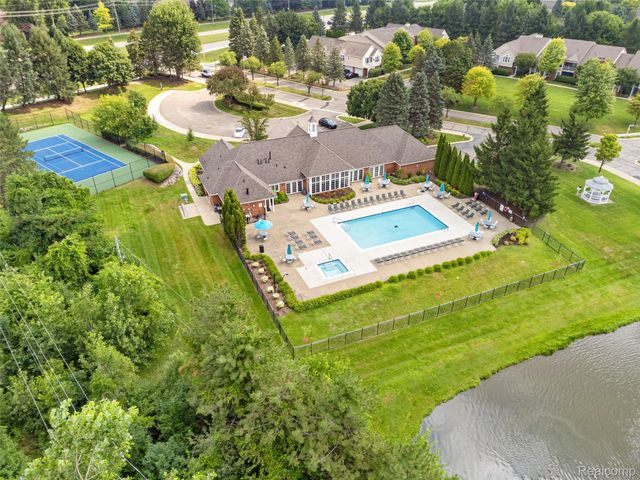 56472 Chesapeake Trail 71, Shelby Charter Township, MI 48316