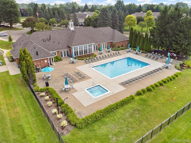 56472 Chesapeake Trail 71, Shelby Charter Township, MI 48316