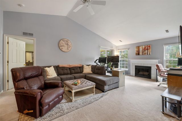 56472 Chesapeake Trail 71, Shelby Charter Township, MI 48316