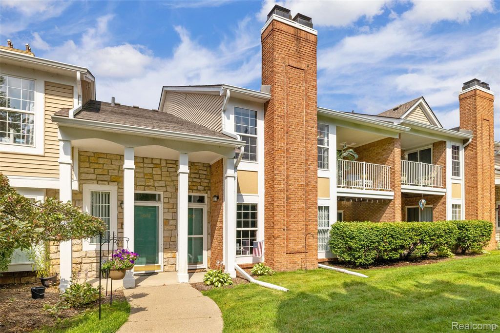 56472 Chesapeake Trail 71, Shelby Charter Township, MI 48316
