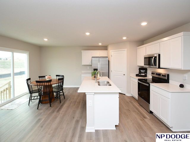 5402 N 187th Street, Elkhorn, NE 68022