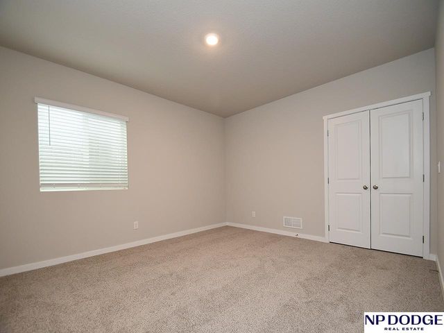 5402 N 187th Street, Elkhorn, NE 68022