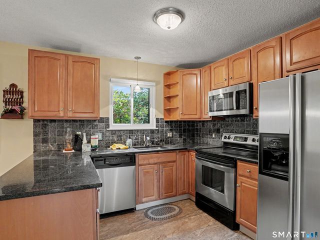 626 Heritage Village B, Southbury, CT 06488